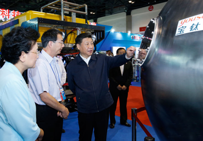 2016年6月3日，习近平主席在北京展览馆参观国家“十二五”科技创新成就展
